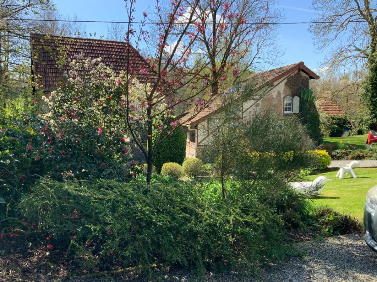 Le Moulin De La Castellerie Acomodação com café da manhã Moon-sur-Elle Exterior foto
