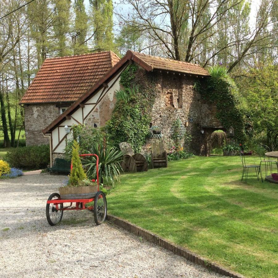 Le Moulin De La Castellerie Acomodação com café da manhã Moon-sur-Elle Exterior foto