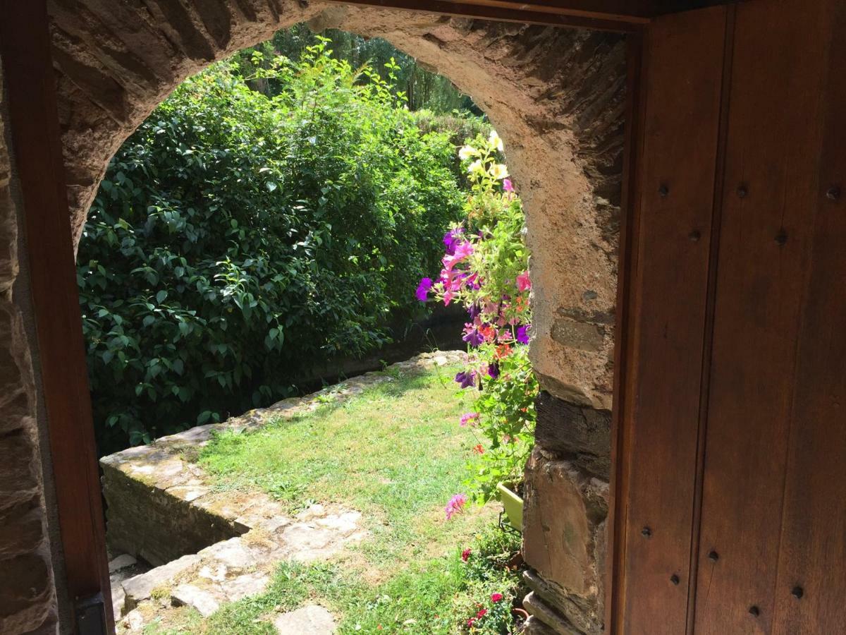 Le Moulin De La Castellerie Acomodação com café da manhã Moon-sur-Elle Exterior foto