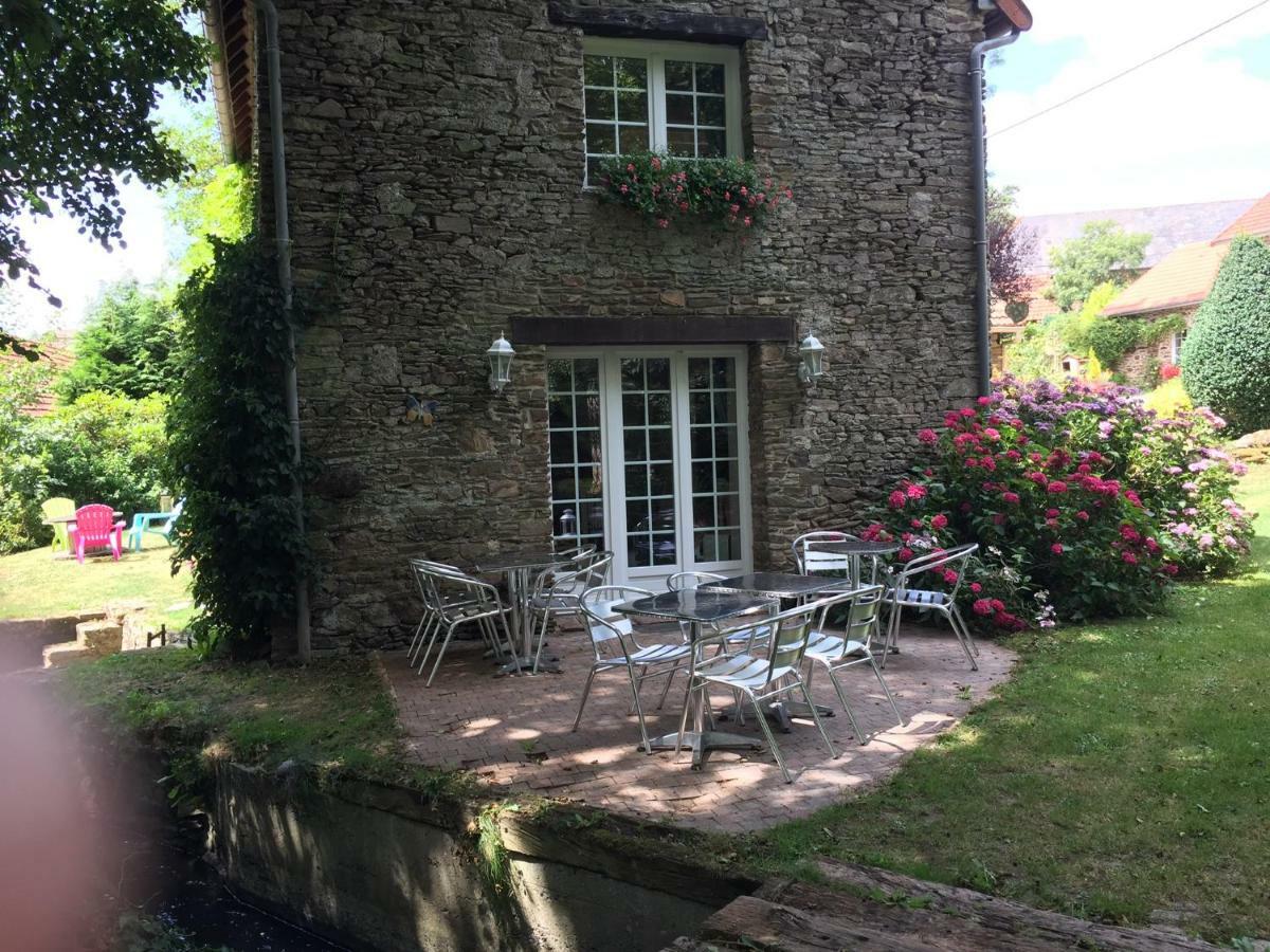 Le Moulin De La Castellerie Acomodação com café da manhã Moon-sur-Elle Exterior foto