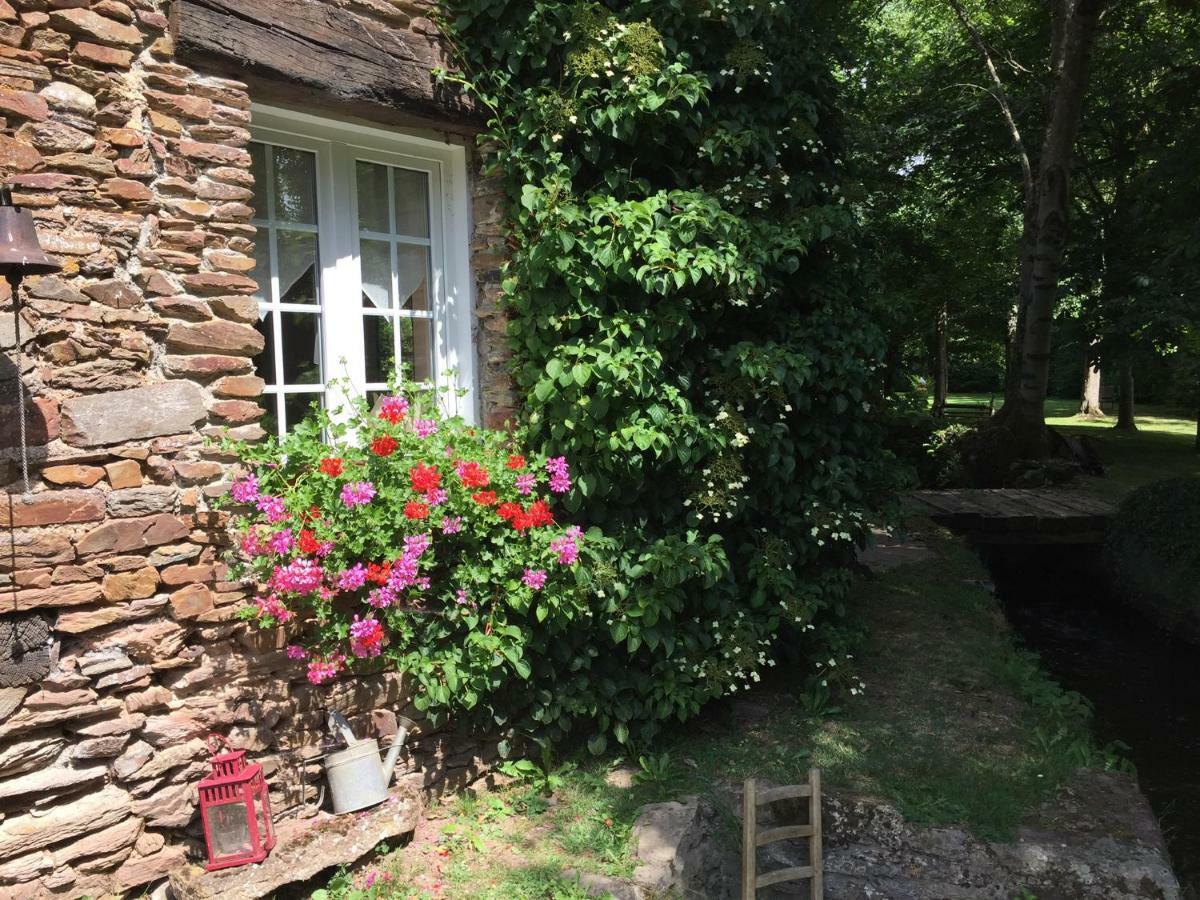 Le Moulin De La Castellerie Acomodação com café da manhã Moon-sur-Elle Exterior foto