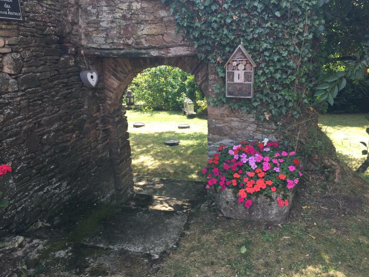 Le Moulin De La Castellerie Acomodação com café da manhã Moon-sur-Elle Exterior foto